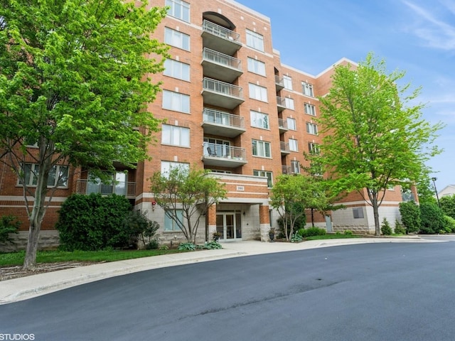390 S Western Ave Unit 512, Des Plaines, IL 60016 - view of apartment building / complex