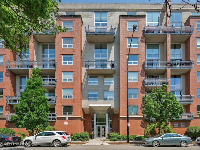 1100 W Montrose Ave Unit 207, Chicago, IL 60613 - view of apartment building / complex