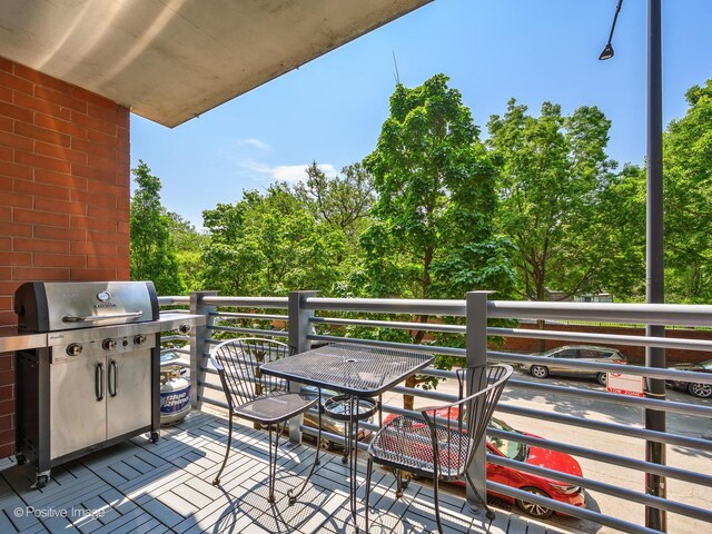 1100 W Montrose Ave Unit 207, Chicago, IL 60613 - balcony with a grill