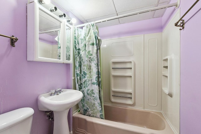 3806 168th St, Country Club Hills, IL 60478 - full bathroom with shower / bathtub combination with curtain and toilet