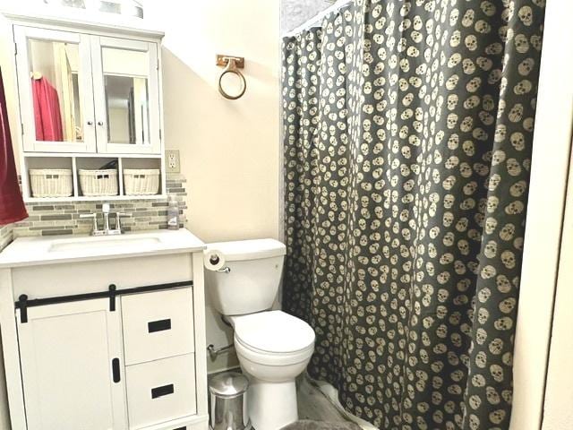 430 Walnut Ave Unit 2308, Lisle, IL 60532 - bathroom with vanity, tasteful backsplash, and curtained shower