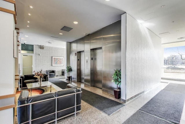 601 E 32nd St Unit 907, Chicago, IL 60616 - common area with recessed lighting