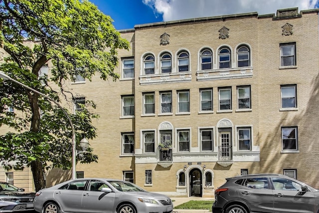 2618 W Rosemont Ave Unit 3, Chicago, IL 60659 - view of apartment building / complex