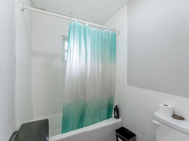 721 Lacy Ave, Streamwood, IL 60107 - full bath featuring shower / bathtub combination with curtain and toilet