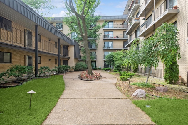 6221 N Niagara Ave Unit 507, Chicago, IL 60631 - view of property's community