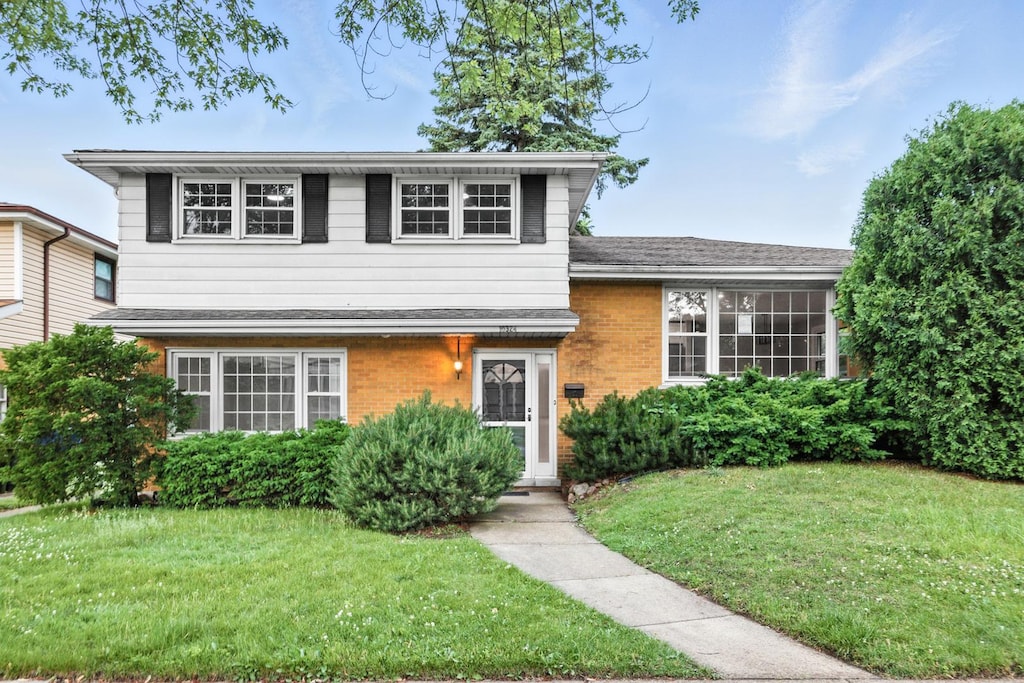 10324 S Kolmar Ave, Oak Lawn, IL 60453 - photo 1