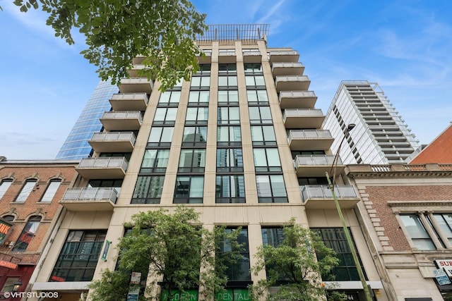 744 N Clark St Unit 1004, Chicago, IL 60654 - photo 1