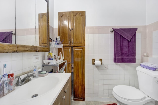 7515 S E End Ave, Chicago, IL 60649 - half bathroom with tile walls and vanity