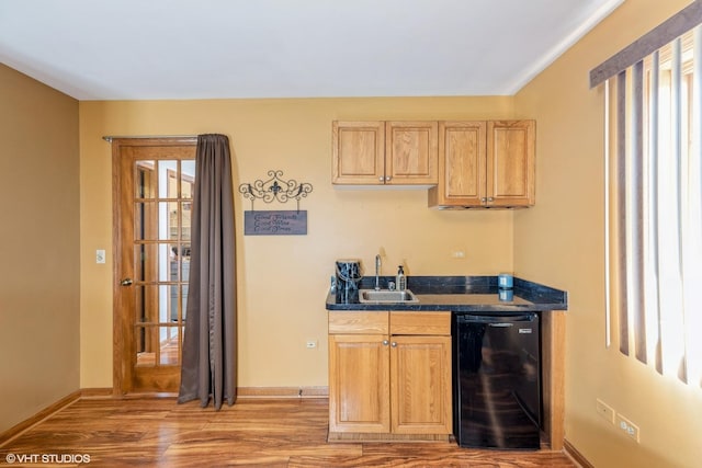 6713 181st St, Tinley Park, IL 60477 - indoor wet bar with dishwasher and light wood-style floors