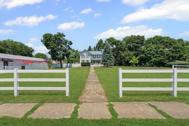 835 E Pells St, Paxton, IL 60957 - gate with a fenced front yard