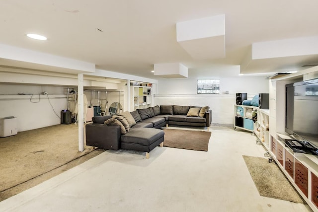 653 Blackstone Pl, Highland Park, IL 60035 - carpeted living room featuring recessed lighting