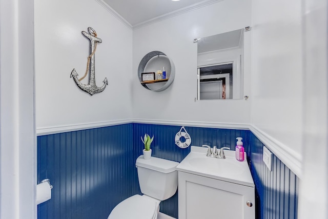 9116 S 53rd Ct, Oak Lawn, IL 60453 - bathroom with a wainscoted wall, vanity, and crown molding