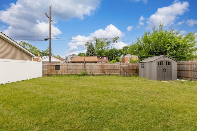 9116 S 53rd Ct, Oak Lawn, IL 60453 - fenced backyard with a shed