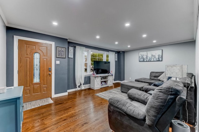 9116 S 53rd Ct, Oak Lawn, IL 60453 - living area with wood finished floors and recessed lighting