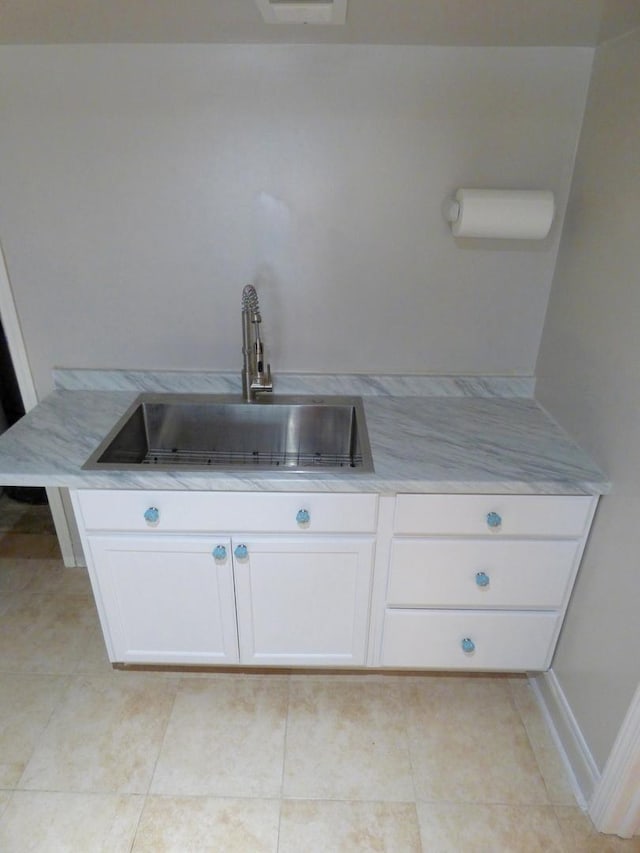 432 Thunder Rdg, Lake In The Hills, IL 60156 - bar with a sink and light tile patterned floors