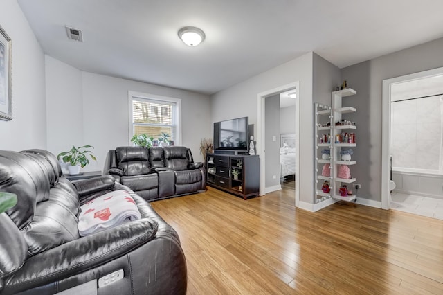 3915 W Addison St Unit G, Chicago, IL 60618 - photo 2