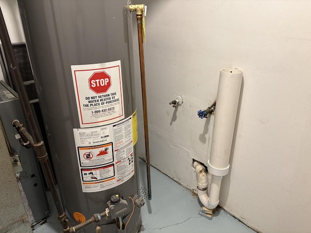 2841 10th St, Rockford, IL 61108 - utilities featuring water heater
