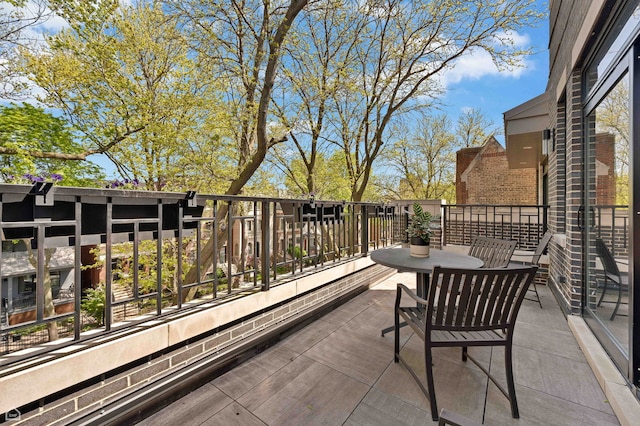 1469 W Byron St Unit 2, Chicago, IL 60613 - view of balcony