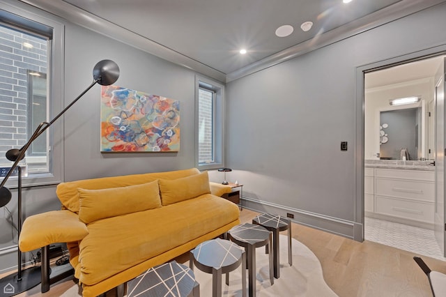1469 W Byron St Unit 2, Chicago, IL 60613 - living area featuring light wood-style floors, recessed lighting, and ornamental molding