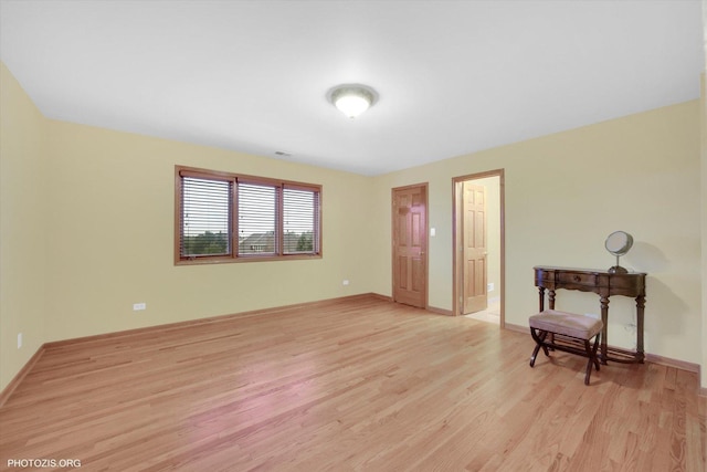 22450 Autumn Dr, Frankfort, IL 60423 - empty room with light wood-style flooring and baseboards