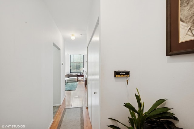 740 S Federal St Unit 1106, Chicago, IL 60605 - corridor featuring light wood-style flooring