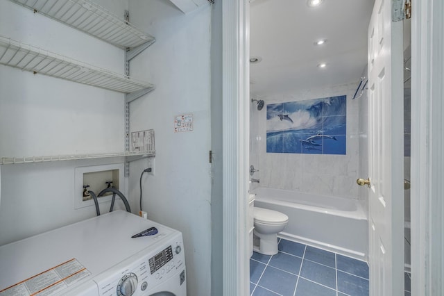 4524 Kings Walk Dr Unit 2A, Rolling Meadows, IL 60008 - bathroom featuring washer / clothes dryer, tile patterned floors, recessed lighting, and washtub / shower combination