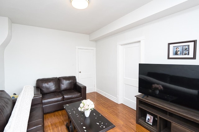 2834 S Union Ave, Chicago, IL 60616 - living room with wood finished floors