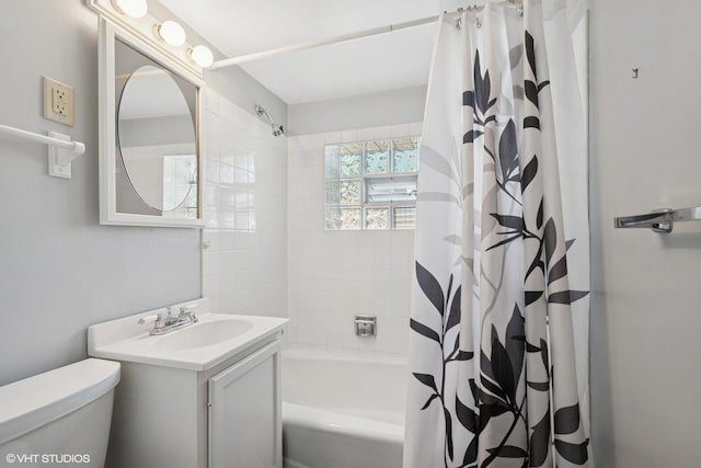 5943 N Talman Ave, Chicago, IL 60659 - full bath with shower / bath combo and vanity