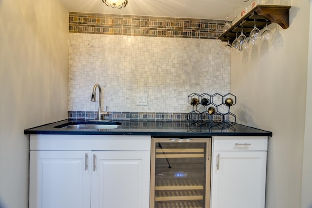 40 Portwine Rd, Willowbrook, IL 60527 - indoor bar with beverage cooler and decorative backsplash
