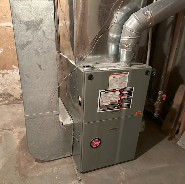 5608 S Spaulding Ave, Chicago, IL 60629 - utilities featuring heating unit