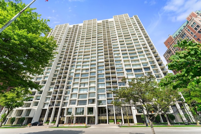 3200 N Lake Shore Dr Unit 302, Chicago, IL 60657 - view of apartment building / complex