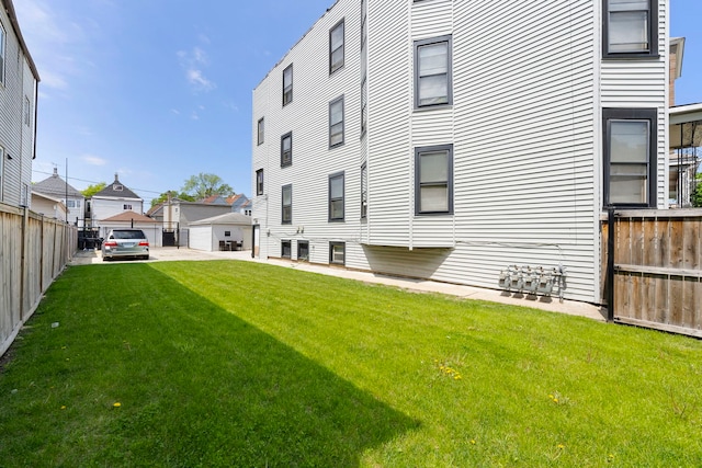 1630 N Avers Ave, Chicago, IL 60647 - view of yard featuring a residential view
