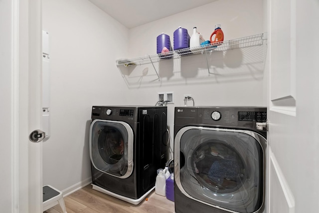 153 N Bend Way, Elgin, IL 60124 - washroom featuring light wood-type flooring and washing machine and dryer