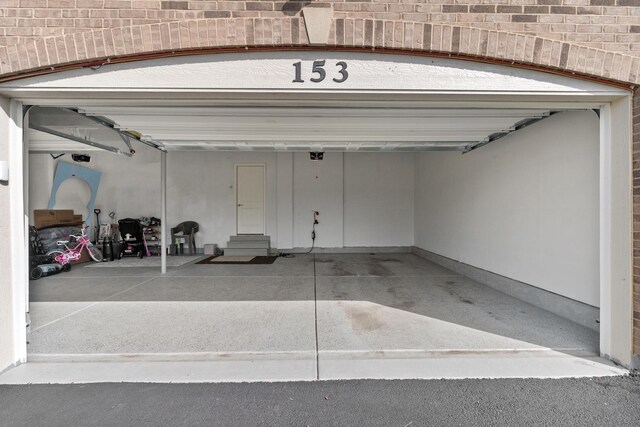 153 N Bend Way, Elgin, IL 60124 - view of garage