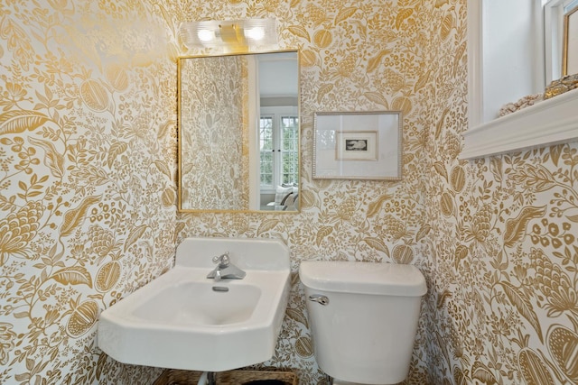 1123 Linden Ave, Wilmette, IL 60091 - half bath featuring wallpapered walls and a sink