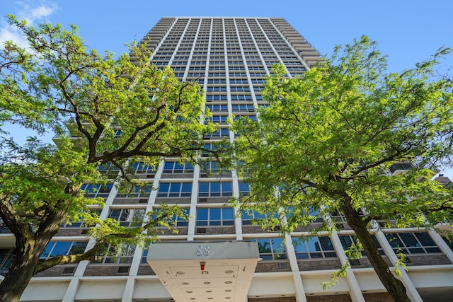 88 W Schiller St Unit 904, Chicago, IL 60610 - view of apartment building / complex
