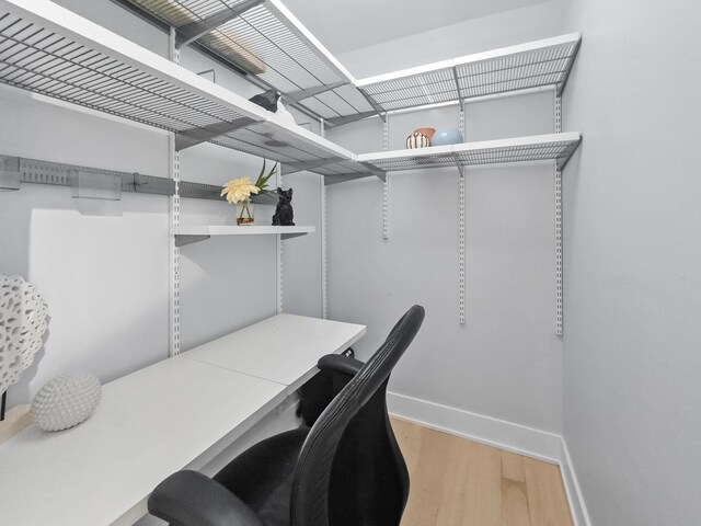 88 W Schiller St Unit 904, Chicago, IL 60610 - office with light wood finished floors and baseboards