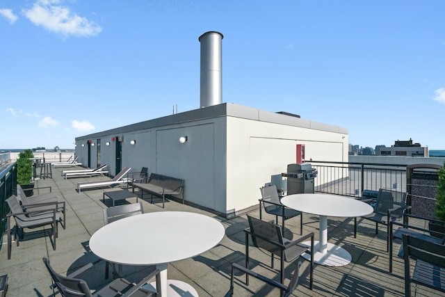 88 W Schiller St Unit 904, Chicago, IL 60610 - wooden terrace with grilling area