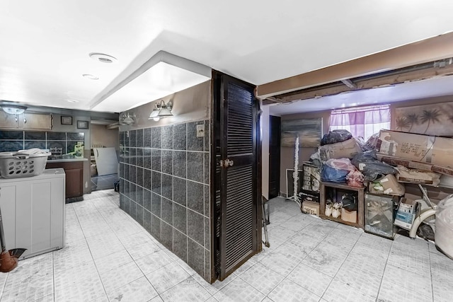 1621 N Central Park Ave, Chicago, IL 60647 - view of home's community with washer / dryer