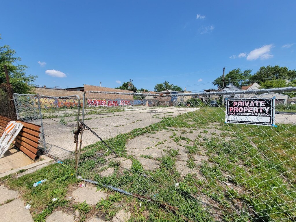 4222 W Division St, Chicago, IL 60651 - photo 2