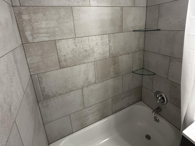 38 King Arthur Ct Unit 14, Northlake, IL 60164 - full bath with shower / bath combination with curtain