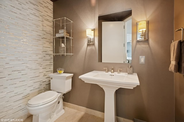 401 N Wabash Ave Unit 44F, Chicago, IL 60611 - bathroom featuring toilet and baseboards