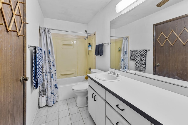 770 Yosemite Trl, Roselle, IL 60172 - full bath featuring vanity and shower / bath combination with curtain