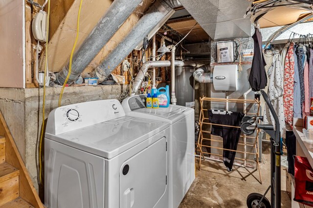 770 Yosemite Trl, Roselle, IL 60172 - laundry area featuring independent washer and dryer