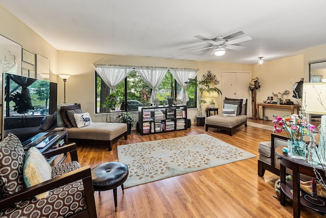 770 Yosemite Trl, Roselle, IL 60172 - living room with wood finished floors and a ceiling fan