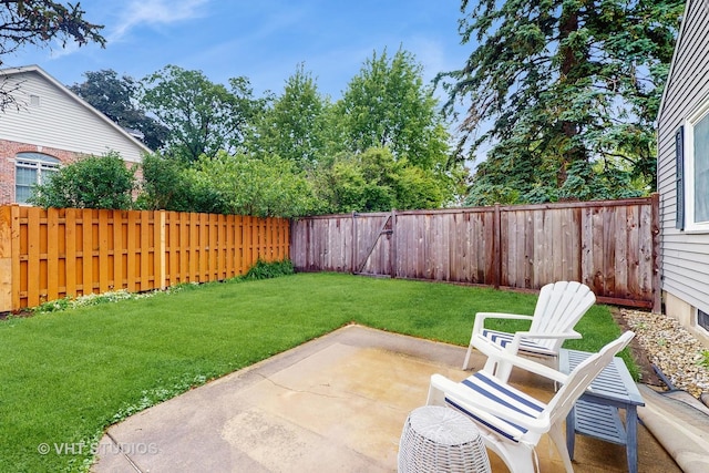2333 Catherine St, Northbrook, IL 60062 - fenced backyard with a patio area