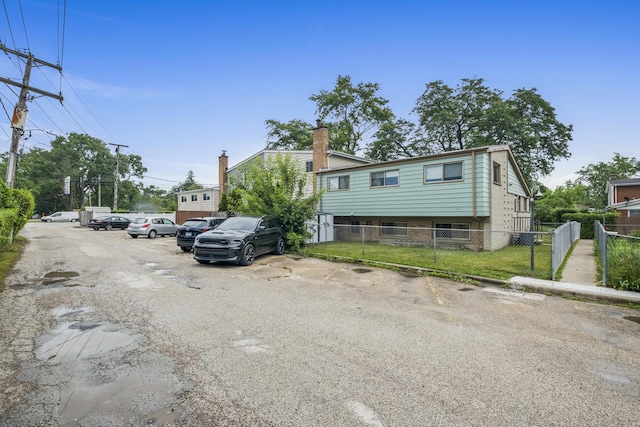 535 Glenshire Rd, Glenview, IL 60025 - view of front of home with uncovered parking