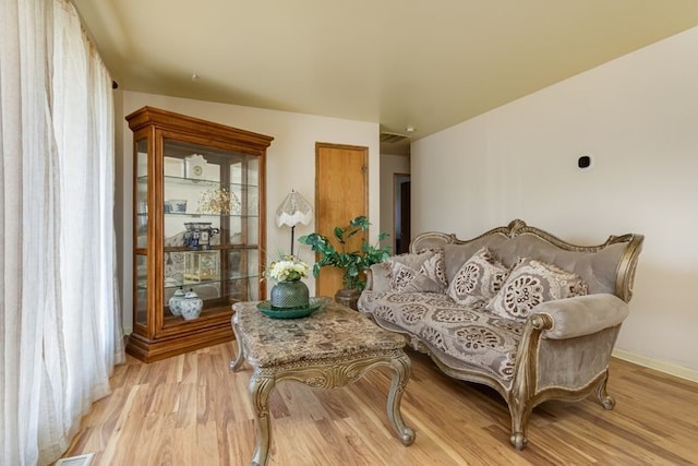 337 E Clark St, Glenwood, IL 60425 - sitting room featuring light wood-style floors