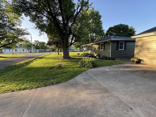 1202 E Van Buren St, Clinton, IL 61727 - view of grassy yard