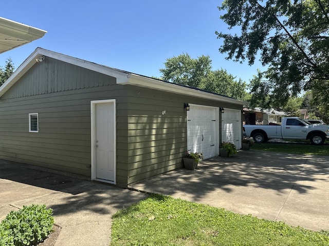 1202 E Van Buren St, Clinton, IL 61727 - view of outbuilding